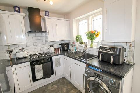 27 Mulberry Close, Parkgate, Rotherham, S62 6BW