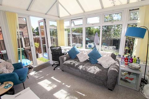 27 Mulberry Close, Parkgate, Rotherham, S62 6BW
