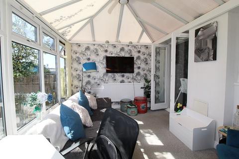 27 Mulberry Close, Parkgate, Rotherham, S62 6BW