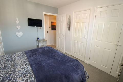 27 Mulberry Close, Parkgate, Rotherham, S62 6BW