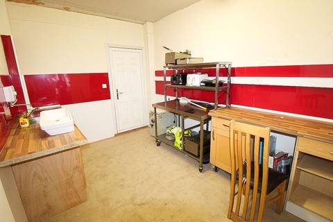 114 Broad Street, Parkgate, Rotherham, S62 6EN