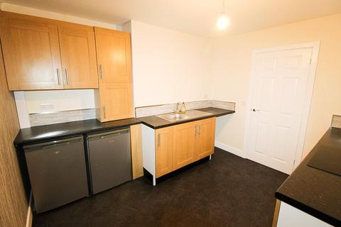 114 Broad Street, Parkgate, Rotherham, S62 6EN