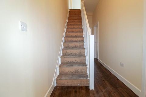 114 Broad Street, Parkgate, Rotherham, S62 6EN