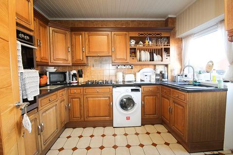 18 Chiltern Rise, Brinsworth, Rotherham, S60 5JT