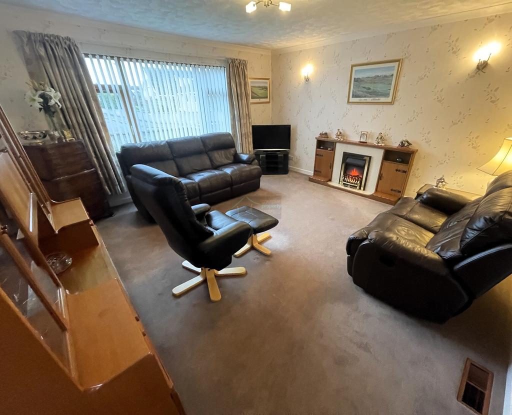 Lounge a.JPG