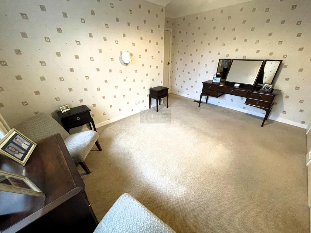 Bedroom 1b.JPG