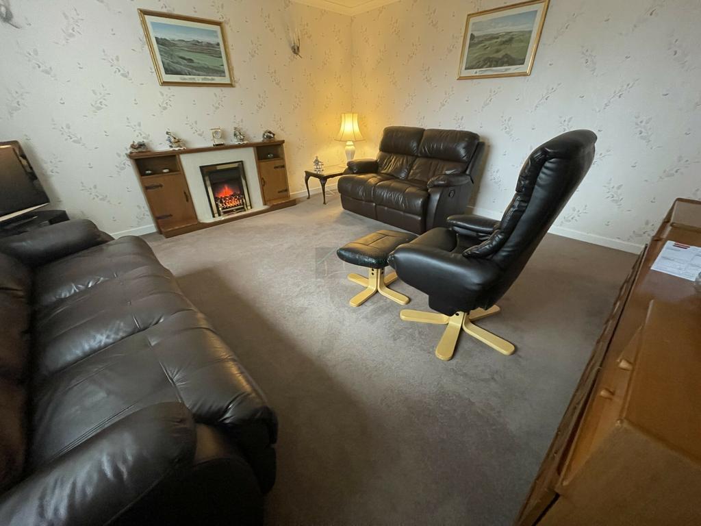 Lounge b.JPG