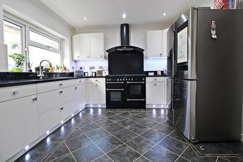 4 bedroom detached house for sale, Miskin, Pontyclun CF72