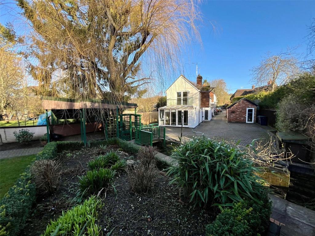 Wilton, Marlborough, Wiltshire, SN8 3 bed end of terrace house for sale