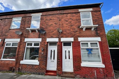 2 bedroom terraced house to rent, Beaconsfield Road, Altrincham WA14