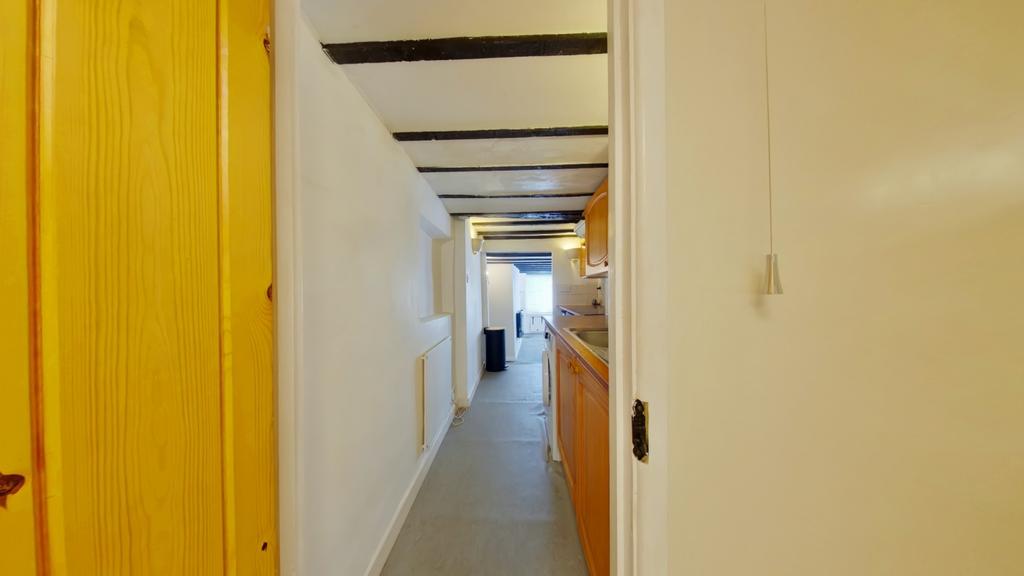 Aspect from shower room to kitchen