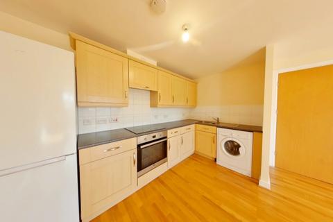 2 bedroom flat to rent, Ovaltine Court, Ovaltine Drive, Kings Langley WD4