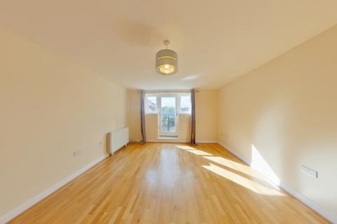 2 bedroom flat to rent, Ovaltine Court, Ovaltine Drive, Kings Langley WD4