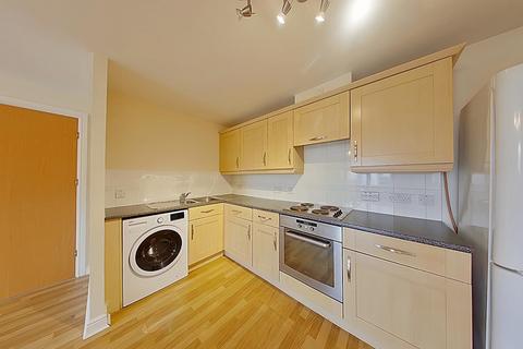 2 bedroom flat to rent, Ovaltine Court, Ovaltine Drive, Kings Langley WD4