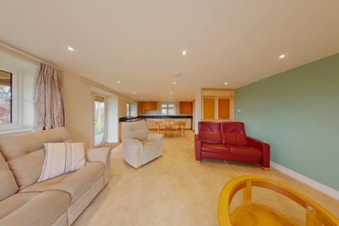 3 bedroom flat to rent, Dawes Lane, Rickmansworth WD3