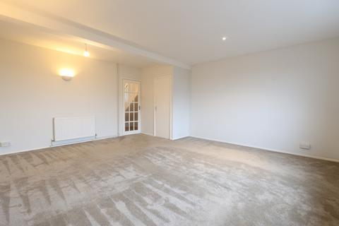 undefined, High Street, Kings Langley WD4