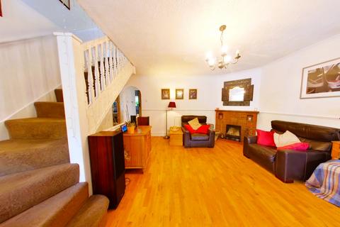 12 Hempstead Road, Kings Langley, WD4 8AD