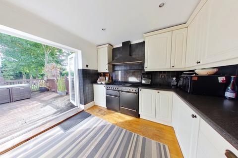 12 Hempstead Road, Kings Langley, WD4 8AD