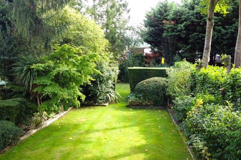 12 Hempstead Road, Kings Langley, WD4 8AD