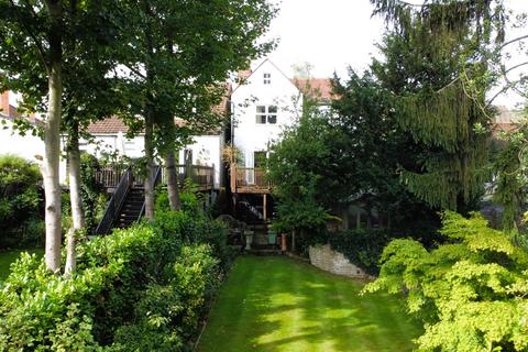12 Hempstead Road, Kings Langley, WD4 8AD