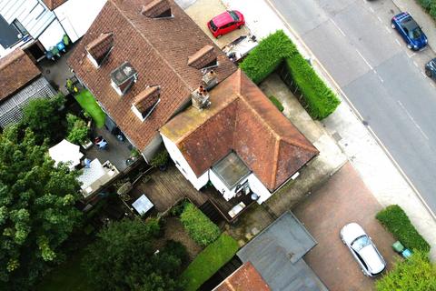 12 Hempstead Road, Kings Langley, WD4 8AD