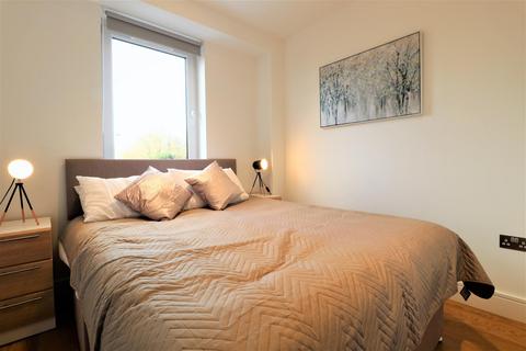 1 bedroom flat for sale, Pinnacle House, Kings Langley WD4