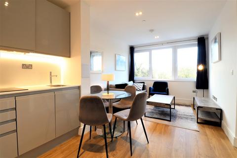 1 bedroom flat for sale, Pinnacle House, Kings Langley WD4