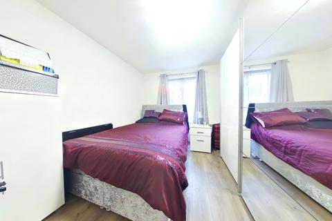 1 bedroom flat for sale, Ovaltine Court, Ovaltine Drive, Kings Langley WD4