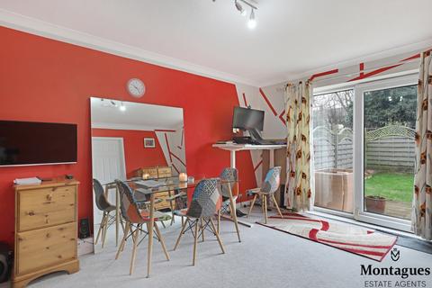 28 Weald Hall Lane, Thornwood, Epping, CM16 6NB