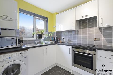 28 Weald Hall Lane, Thornwood, Epping, CM16 6NB