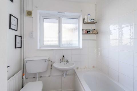 14 High View, Deanshanger, Milton Keynes, MK19 6LN