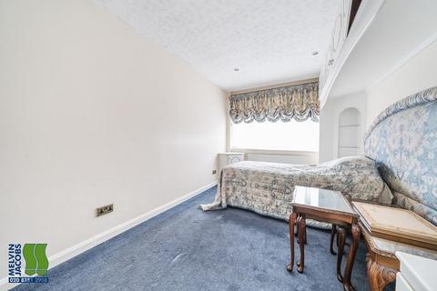 5 Torbridge Close, Edgware, HA8 6NF