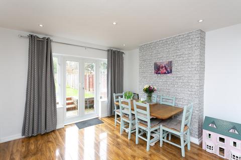 34 Duncan Way, Bushey, WD23 2BQ