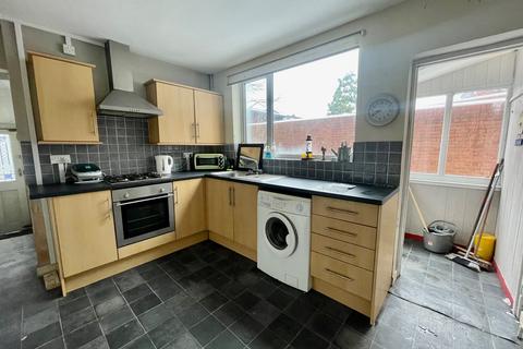 4 bedroom semi-detached house for sale, Keelinge Street, Wednesbury DY4