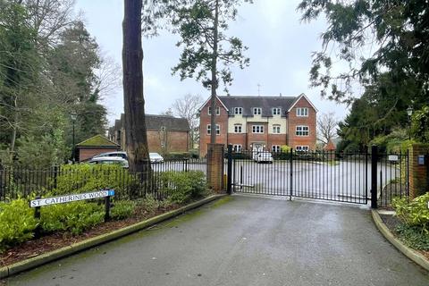 2 bedroom apartment to rent - St Catherines Wood, Camberley, Surrey, GU15
