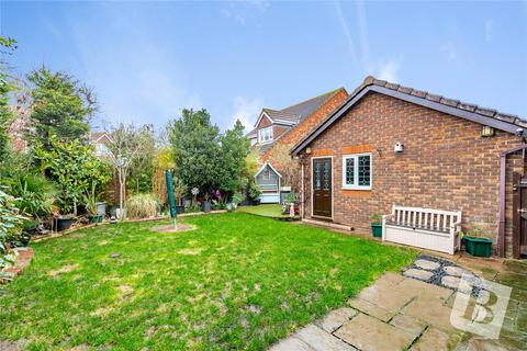 41 Medlar Drive, South Ockendon, RM15 6TS