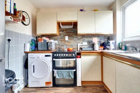 40 Taunton Close, Bexleyheath, DA7 6NN