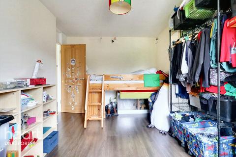 40 Taunton Close, Bexleyheath, DA7 6NN