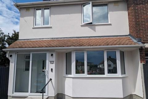 3 bedroom semi-detached house for sale - Hugin Ave, Broadstairs CT10