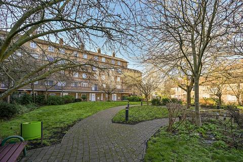 2 bedroom flat for sale, Bennett Street, Chiswick, London, W4