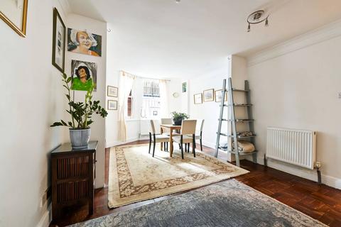 Studio for sale, Bramham Gardens, South Kensington, London, SW5