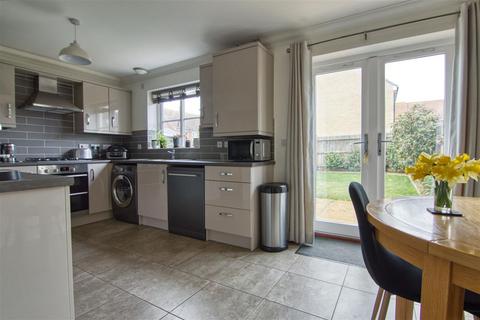 3 bedroom end of terrace house for sale, Colchester CO7