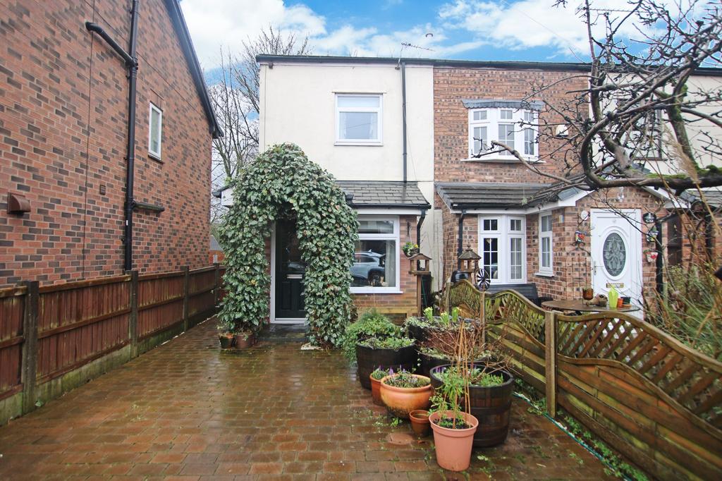 Peel Terrace, Westhoughton, BL5 2 bed end of terrace house for sale £