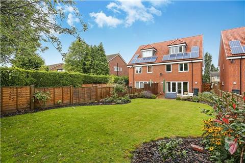 13 Pollard Road, Morden, SM4 6EG