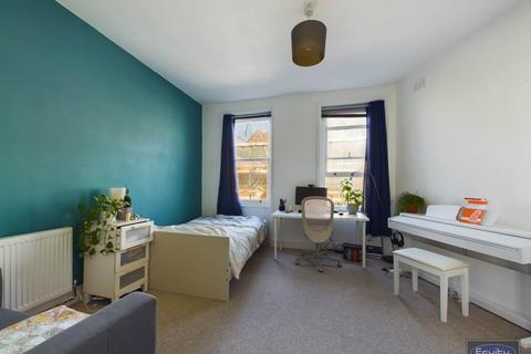 3 bedroom flat for sale, Lissenden Gardens , Hampstead Heath , London