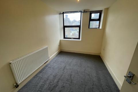 2 bedroom terraced house to rent, Cross Roads, Keighley BD22