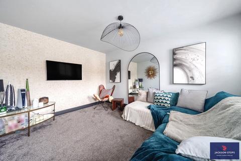 3 bedroom end of terrace house for sale, Russell Street, Woburn Sands, Buckinghamshire, MK17