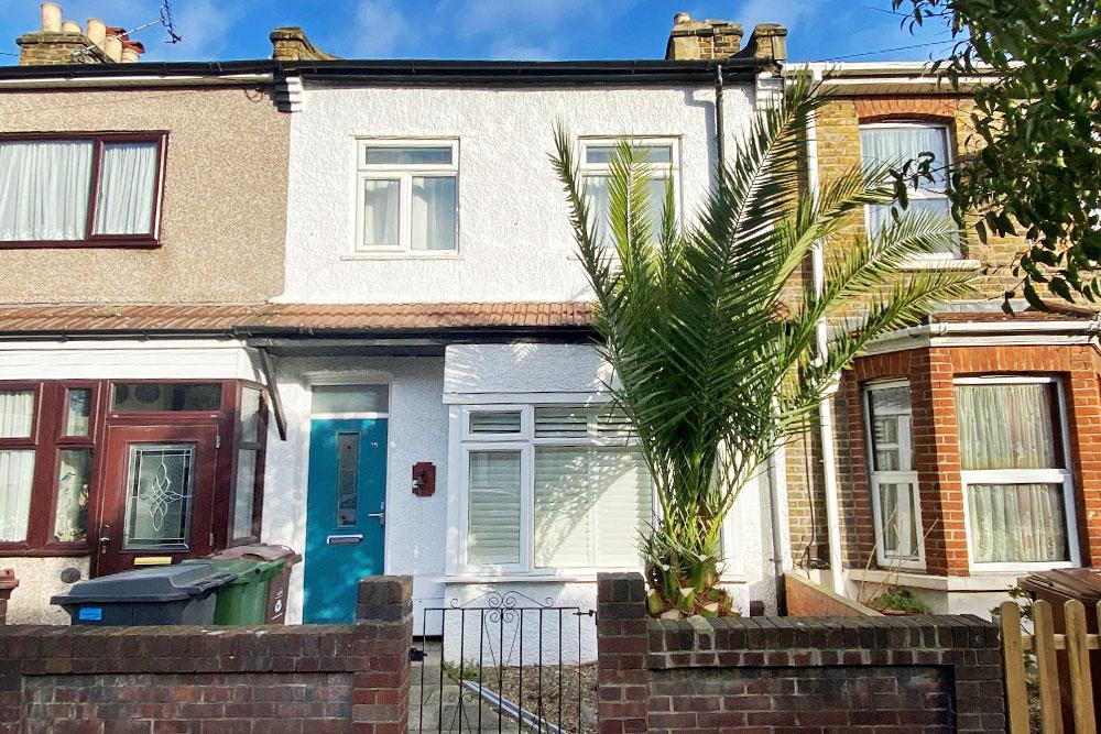 Harvey Road, London E11 3 bed terraced house for sale £775,000