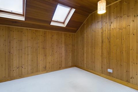 4 bedroom semi-detached house to rent, Somerville Court, Cirencester, Gloucestershire, GL7