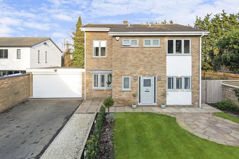 4 Wellingborough Road, Isham, Kettering, NN14 1HR